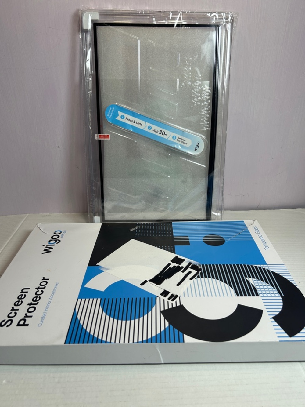 Wigoo Screen Protector tempered glass.